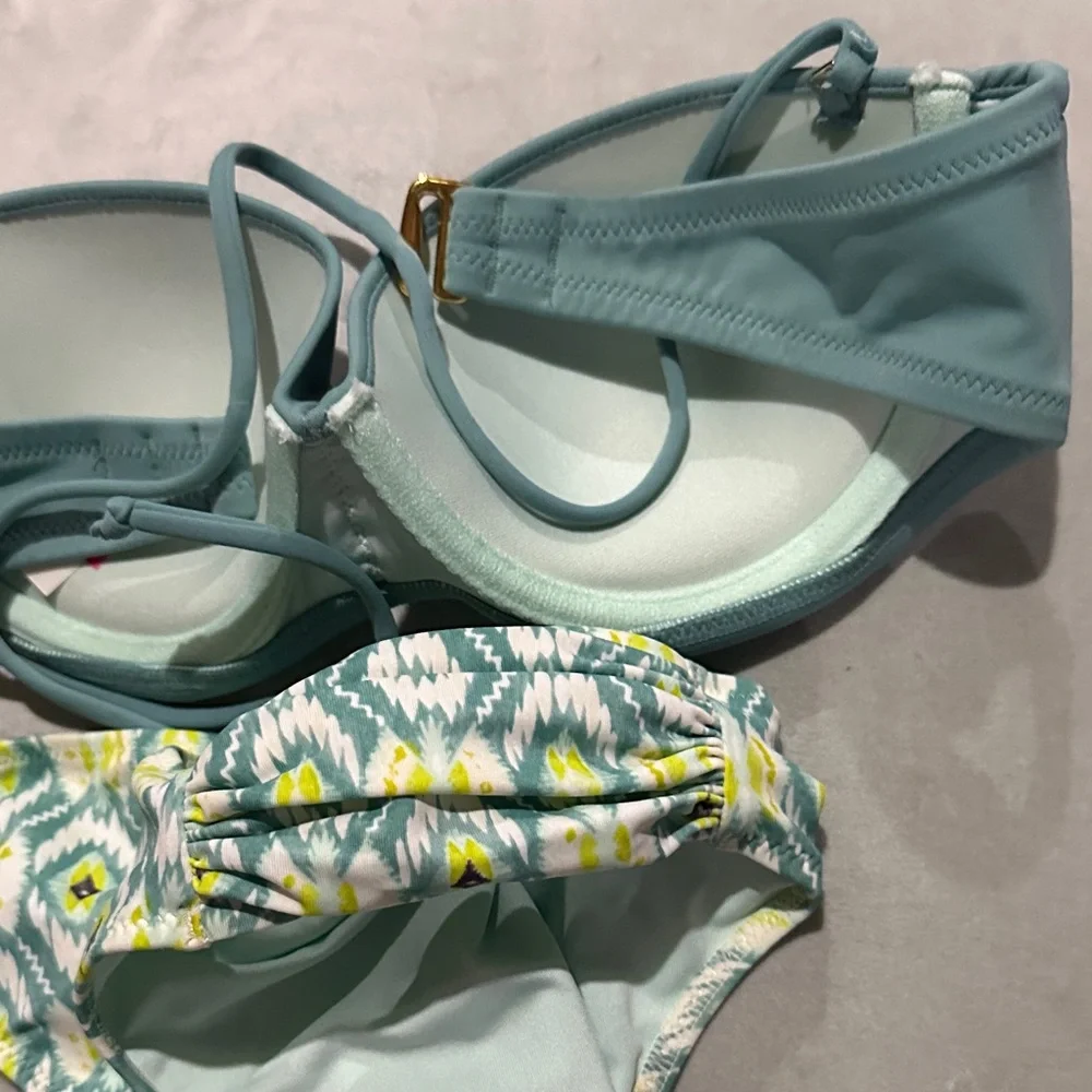 Victoria's Secret Teal and Patterned Bikini - Picture 8 of 9